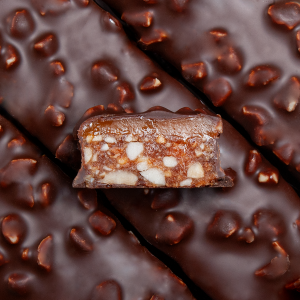 BAR WITH CHOCOLATE GLAZE "PEANUT + CARAMEL" 10 X 45G